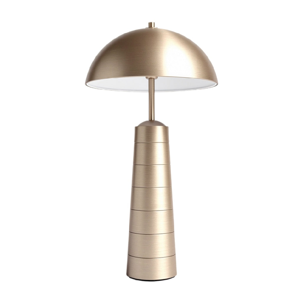 **Lampe de table en métal doré avec abat-jour en dôme**